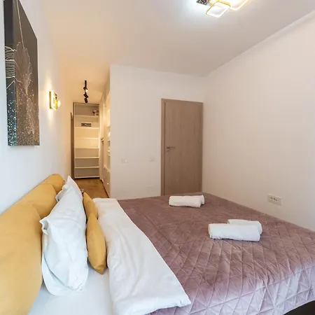 Mohost Alphaville - Modern Escape In Apartment Brasov